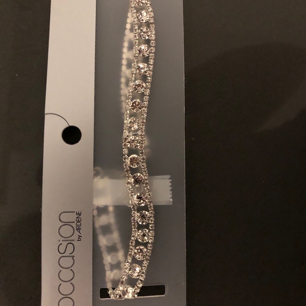 chocker necklace bran new never worn